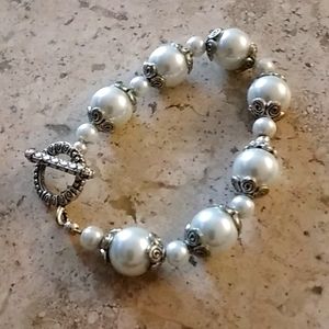 Pearl bracelet